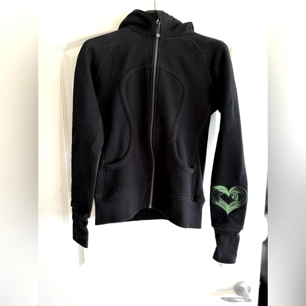 Lululemon Black Scuba Hoodie, unique details, Women’s Size 10, EUC! - Picture 1 of 5